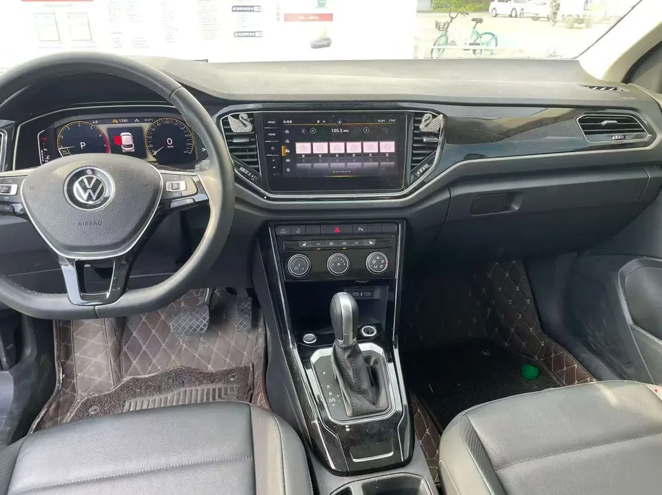 Volkswagen T-Roc TANG 2022 280TSI DSG 2WD Comfort PLUS 2022 — thumbnail 2