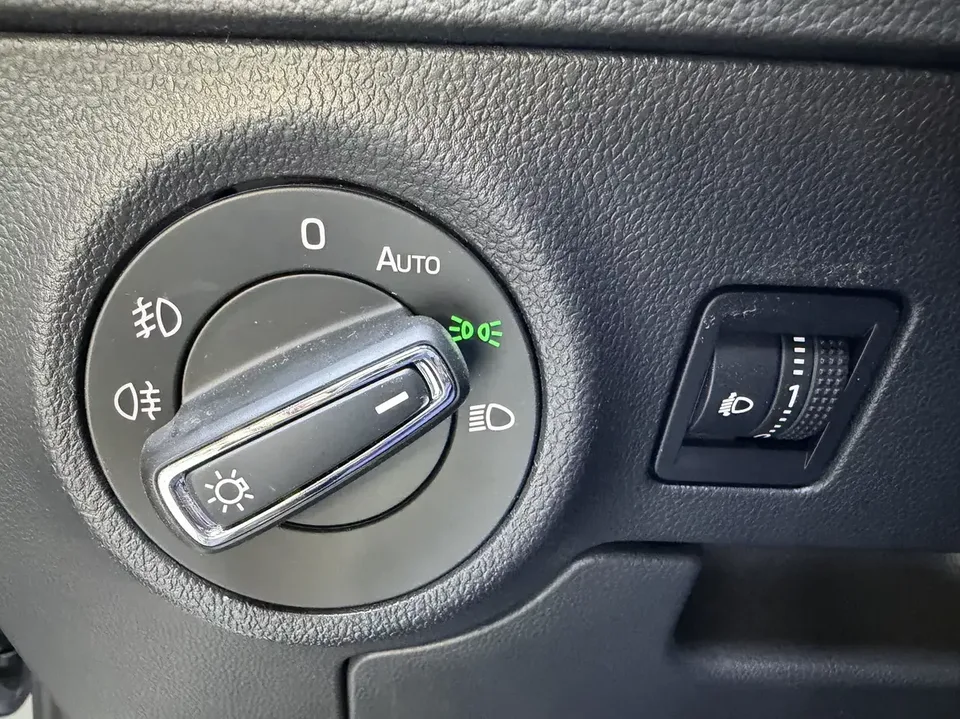 Skoda Karoq Korok 2023 TSI280 Premium Edition 2023 — thumbnail 4