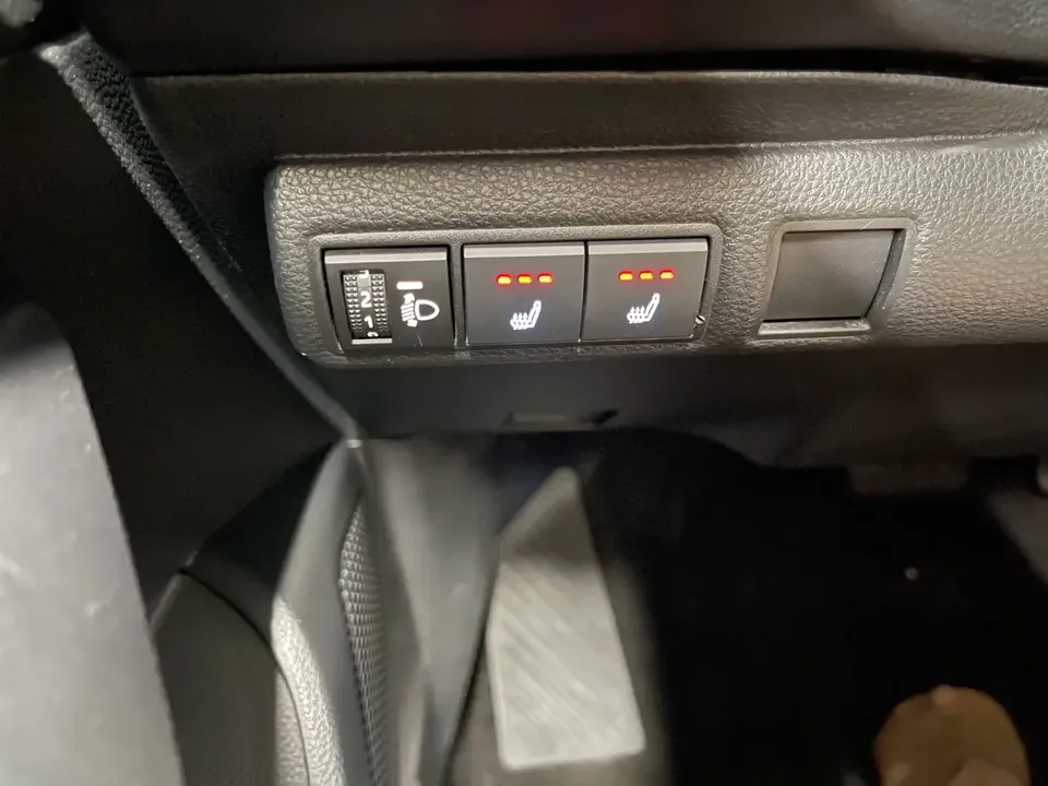 Toyota Levin Lei Ling 2022 TNGA 1.5L Progressive Edition 2023 — thumbnail 3