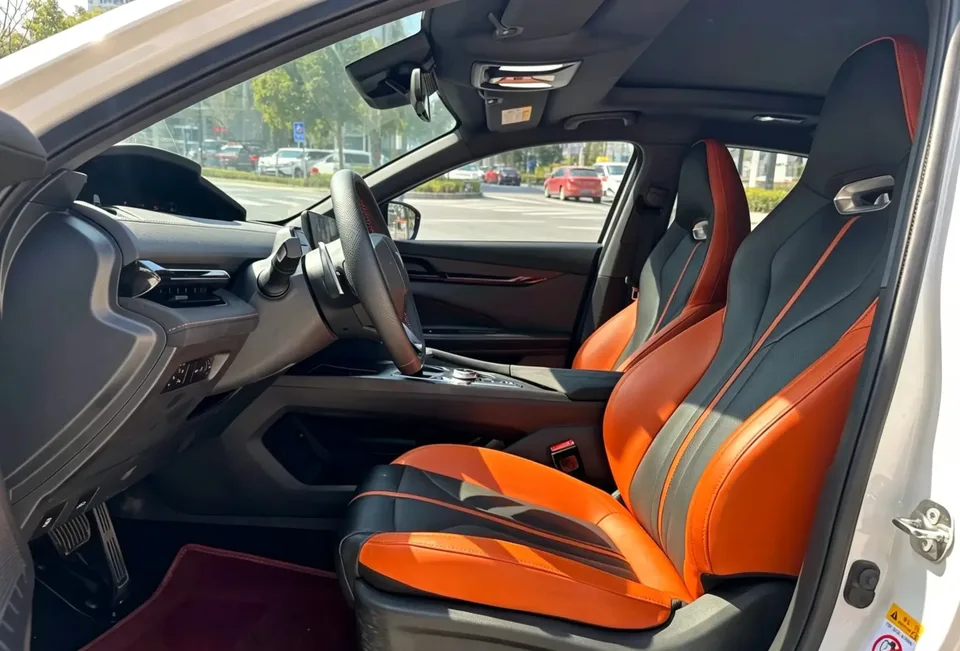Changan UNI-V Changan UNI-V 2024 1.5T Premium 2023 — thumbnail 3