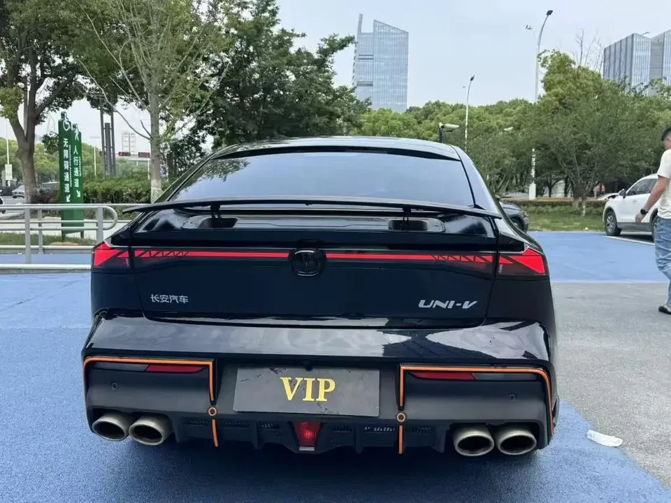 Changan UNI-V Changan UNI-V 2023 1.5T Sports Edition 2023 — thumbnail 2