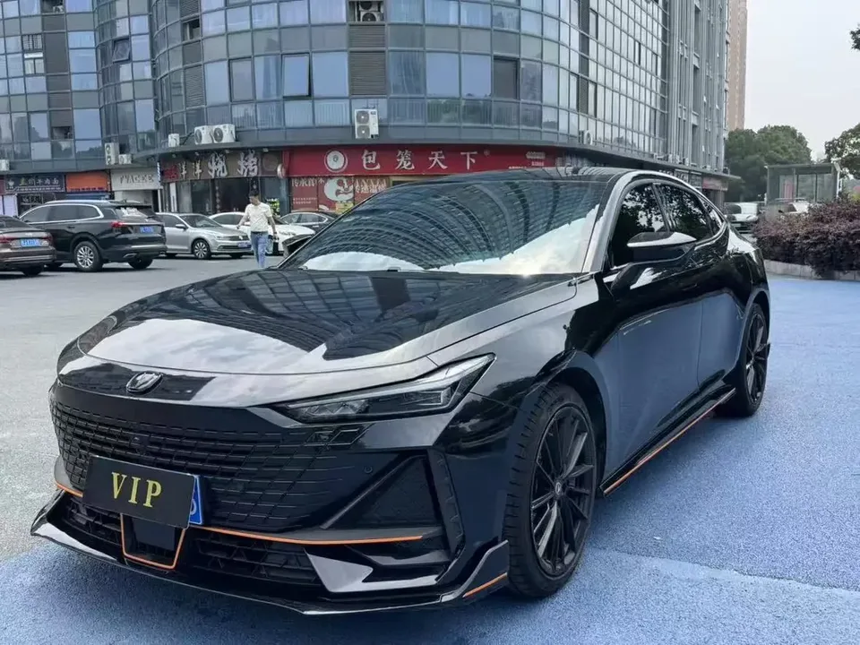 Changan UNI-V Changan UNI-V 2023 1.5T Sports Edition 2023 — photo 1, buy with delivery to Moscow
