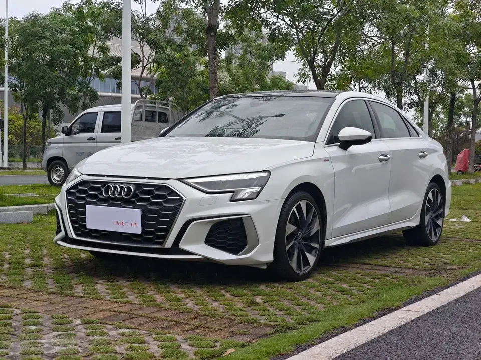 Audi A3 Audi A3 2023 A3L Limousine 35 TFSI facelift: stylish and sporty 2023 — миниатюра 4