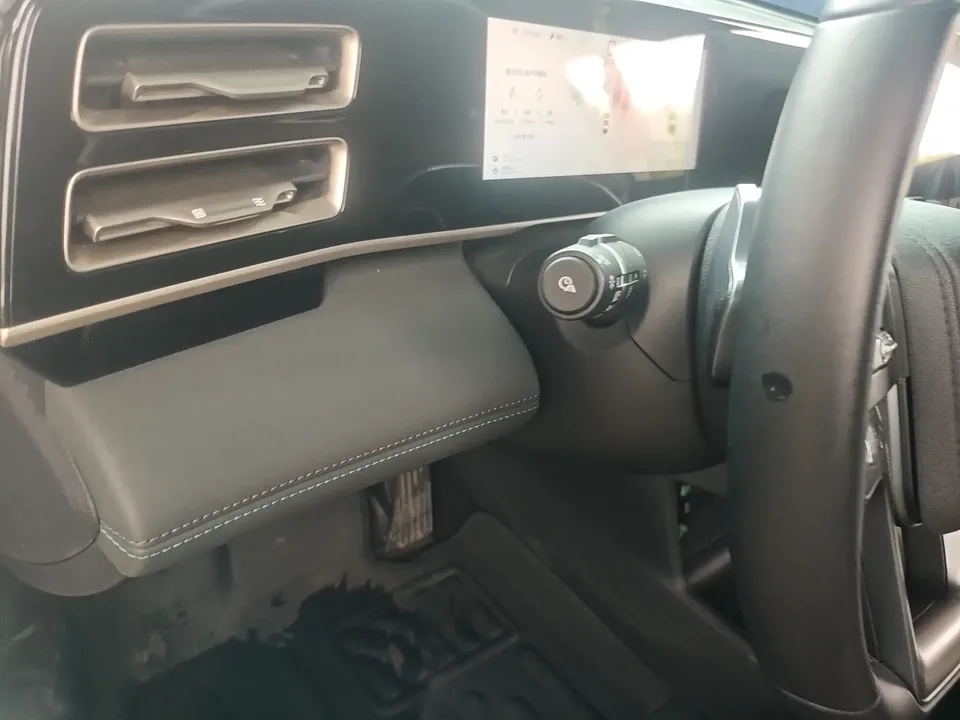 BYD Qin L DM Qin L DM 2025 Intelligent Driving Edition DM-i 80KM Leading Edition 2025 — thumbnail 4
