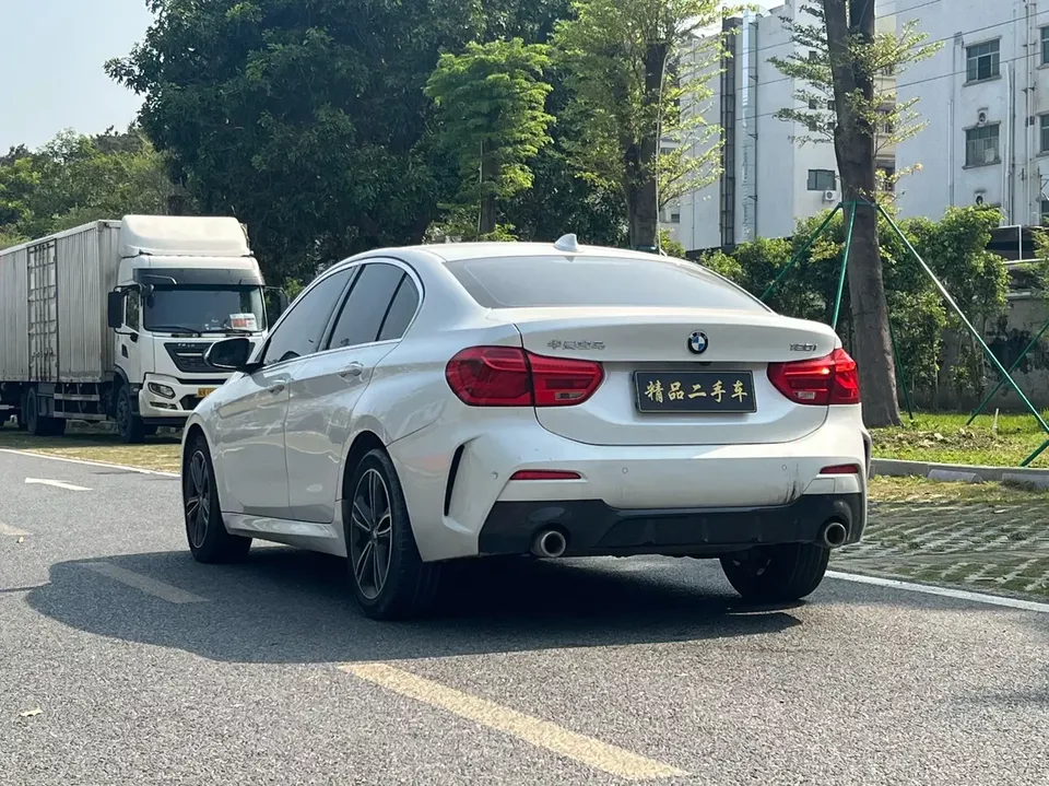 BMW 1 Series BMW 1 Series 2023 120i M Sport 2023 — thumbnail 2