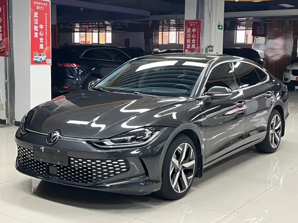Volkswagen Lamando Lingdu 2023 Lingdu L 280TSI DSG Cool Edition 2023 — фото 1, купить с доставкой в Москву