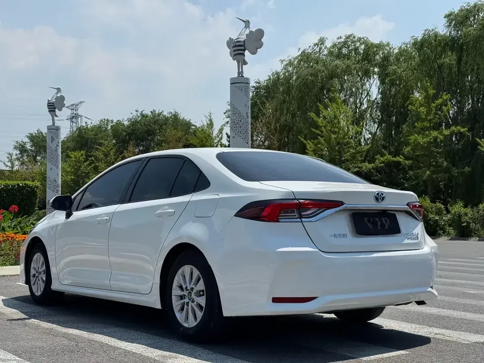 Toyota Corolla Corolla 2023 Intelligent Electric Hybrid Dual Engine 1.8L E-CVT Elite Edition 2023 — thumbnail 4