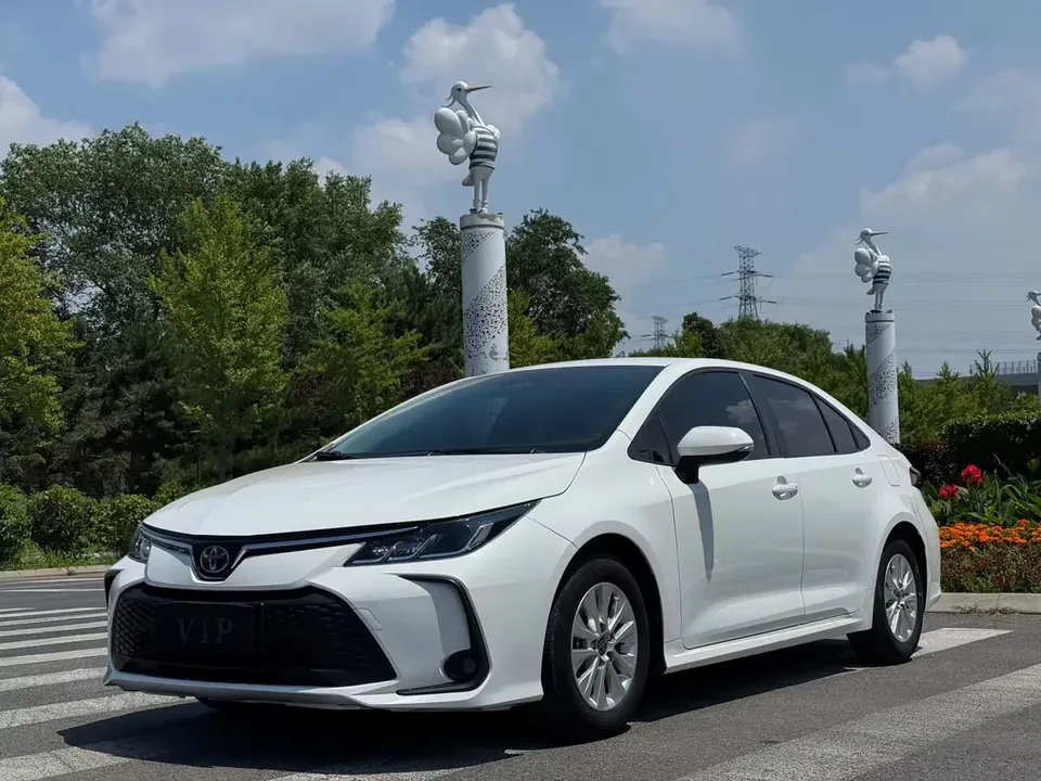 Toyota Corolla Corolla 2023 Intelligent Electric Hybrid Dual Engine 1.8L E-CVT Elite Edition 2023 — photo 1, buy with delivery to Moscow