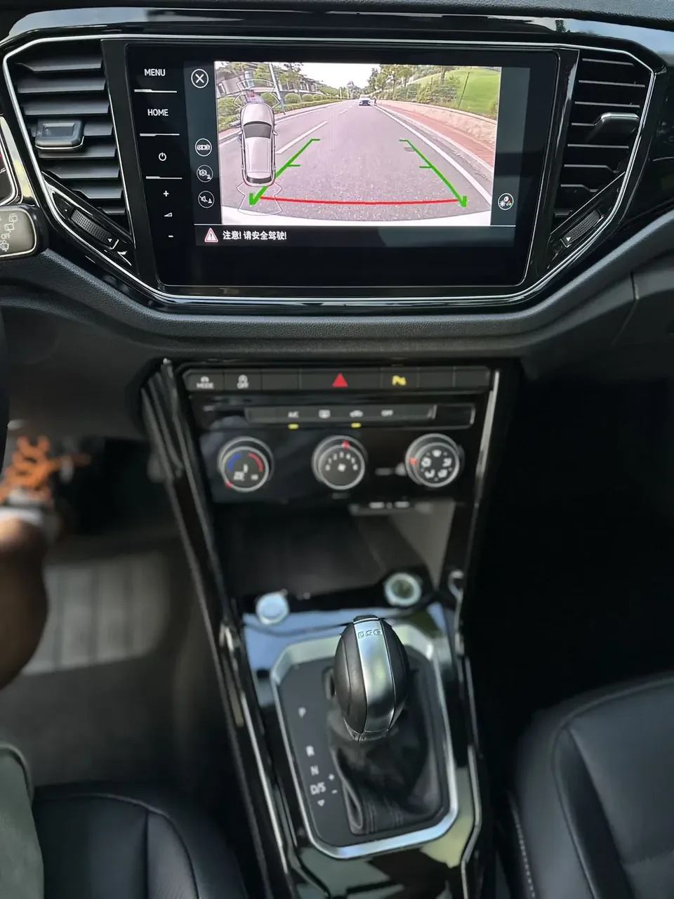 Volkswagen T-Roc TANG 2022 280TSI DSG 2WD Comfort PLUS 2023 — миниатюра 4
