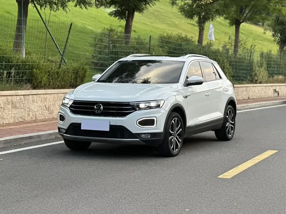 Volkswagen T-Roc TANG 2022 280TSI DSG 2WD Comfort PLUS 2023 — фото 1, купить с доставкой в Москву