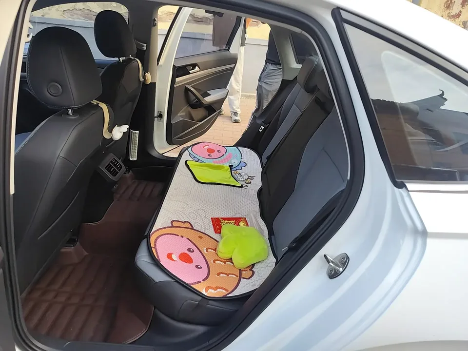 Volkswagen Lavida Lavida 2024 1.5L Automatic Starry Sky 5 Million Edition 2024 — thumbnail 3