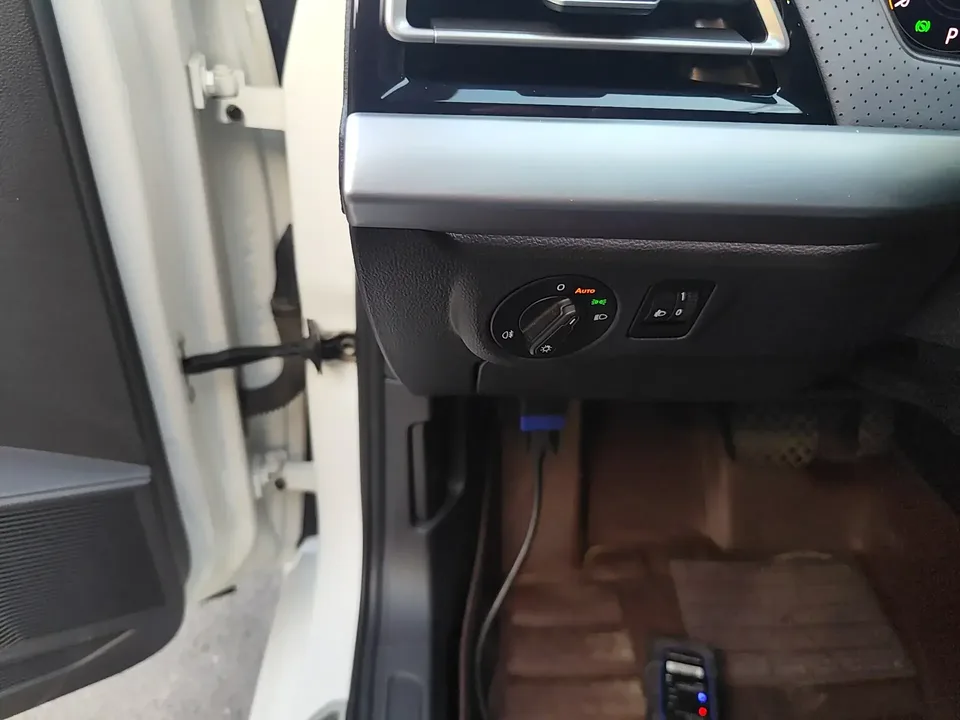 Volkswagen Lavida Lavida 2024 1.5L Automatic Starry Sky 5 Million Edition 2024 — thumbnail 4