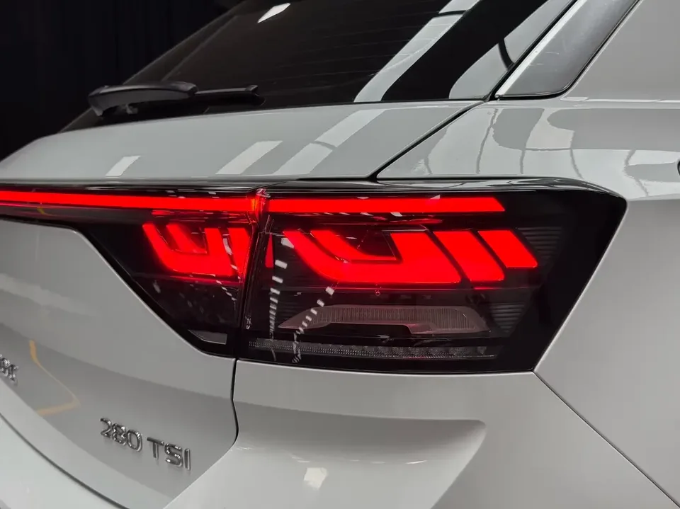 Volkswagen T-Roc TANG 2023 280TSI DSG Time Edition 2023 — thumbnail 3