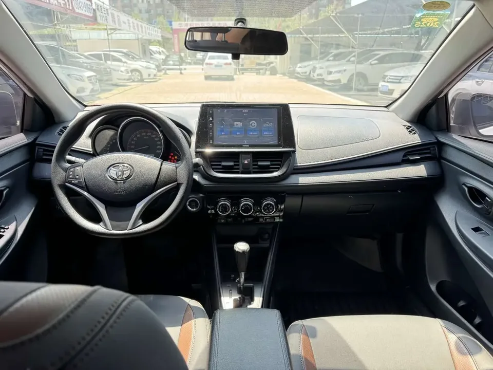 Toyota Vios Vios 2022 1.5L CVT 20th Anniversary Edition 2023 — thumbnail 3