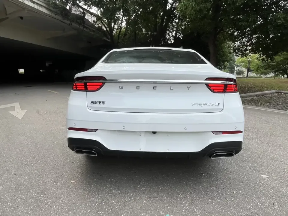 Geely Preface Xing Rui 2026 1.5T Dongfang Yao Fuyao Edition 2026 — thumbnail 2