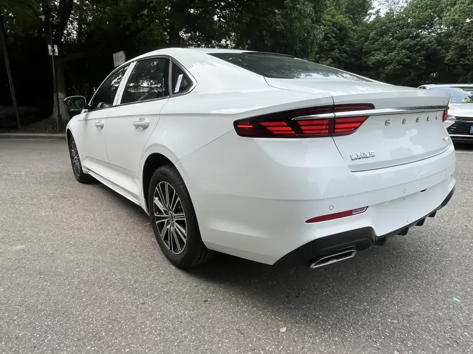 Geely Preface Xing Rui 2026 1.5T Dongfang Yao Fuyao Edition 2026 — thumbnail 4