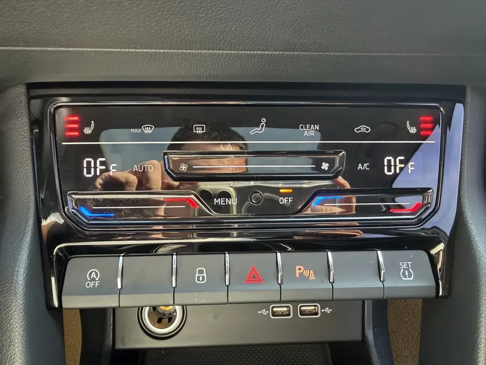 Skoda Karoq Korok 2022 TSI280 Premium Edition 2022 — thumbnail 3