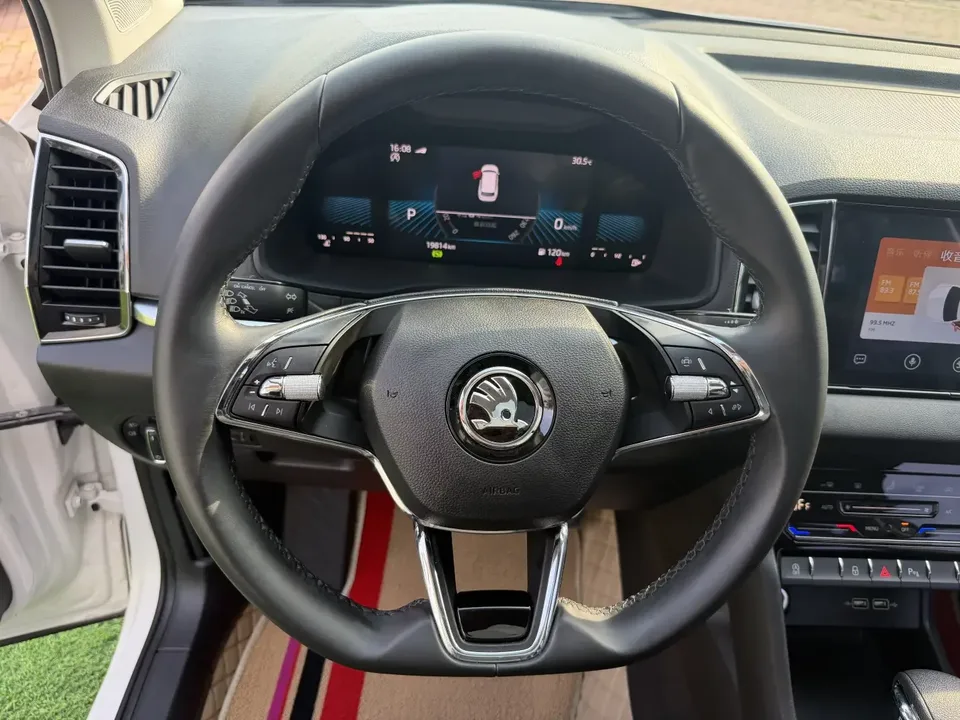 Skoda Karoq Korok 2022 TSI280 Premium Edition 2022 — thumbnail 4