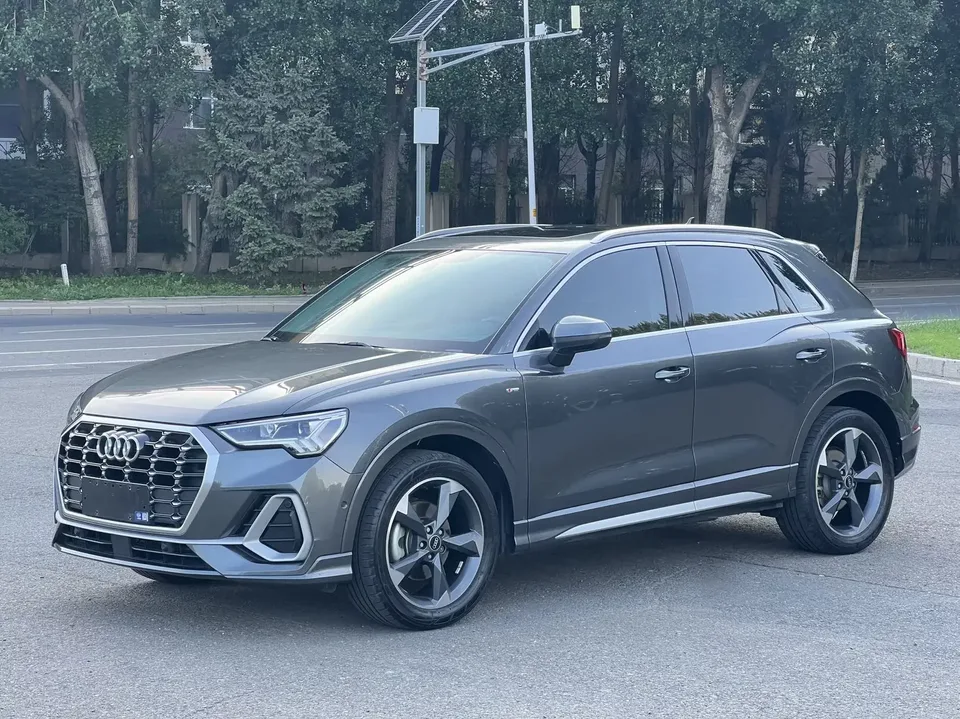 Audi Q3 Audi Q3 2022 35 TFSI Stylish Dynamic 2022 — photo 1, buy with delivery to Moscow