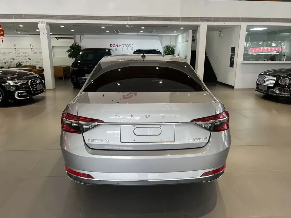 Skoda Superb Speedy 2023 Modified TSI280 DSG Premium Edition 2023 — thumbnail 2