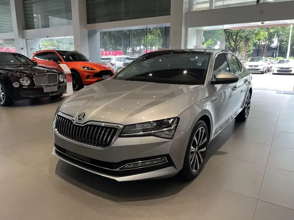 Skoda Superb Speedy 2023 Modified TSI280 DSG Premium Edition 2023 — photo 1, buy with delivery to Moscow