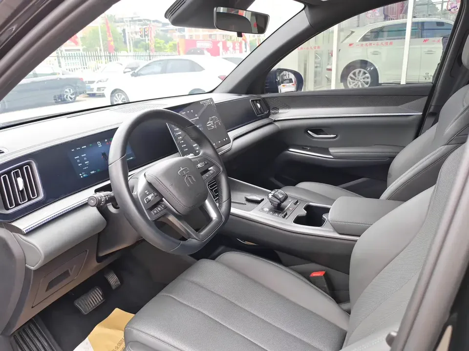 BYD Song Pro DM Song Pro DM 2025 Second generation intelligent driving version DM-i 75KM leading model 2025 — thumbnail 3
