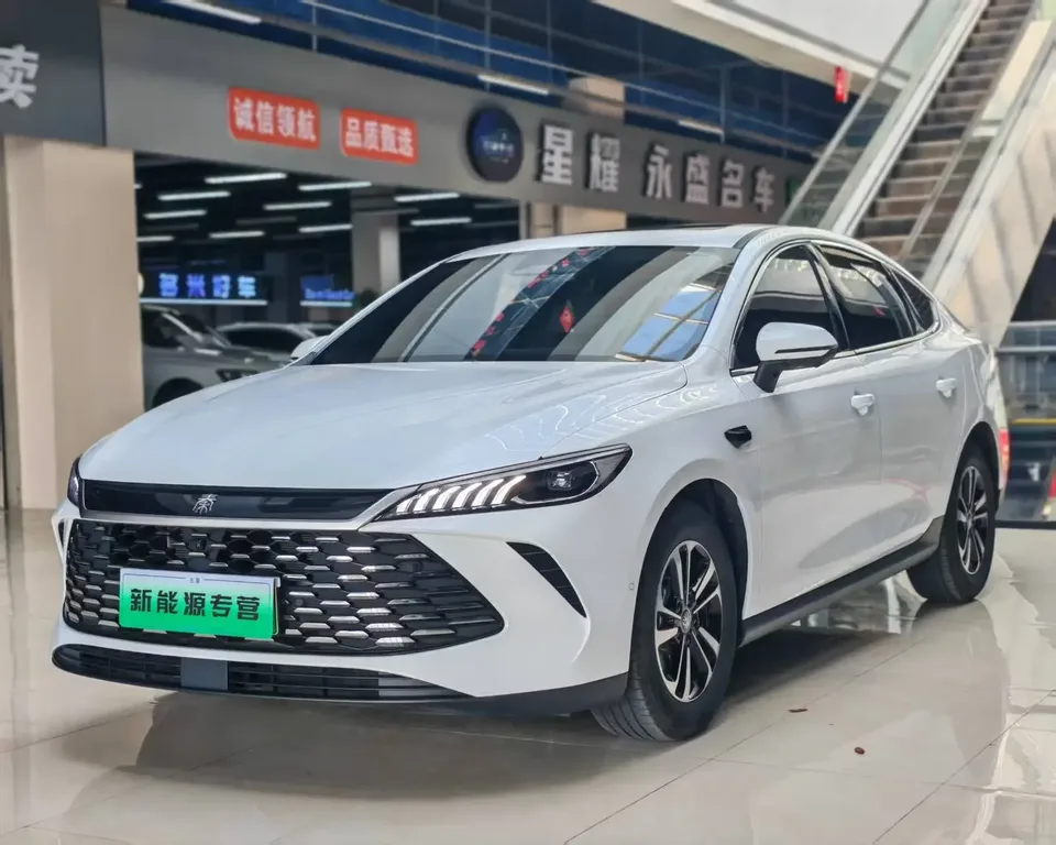 BYD Qin PLUS DM Qin PLUS DM 2025 DM-i 55KM Intelligent Driving Edition 2025 — photo 1, buy with delivery to Moscow