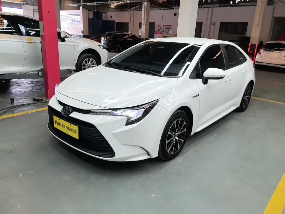 Toyota Levin Lei Ling 2023 Hybrid 1.8L Leading Edition 2024 — photo 1, buy with delivery to Moscow