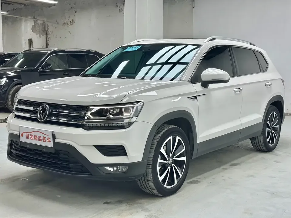 Volkswagen Tharu tuyue 2022 280TSI 2WD Deluxe Edition 2023 — photo 1, buy with delivery to Moscow