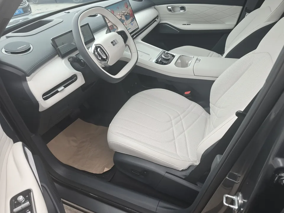 Geely Galaxy Starship 7 EM-i Galaxy Starship 7 EM-i 2025 120KM Pilot Edition 2024 — thumbnail 3
