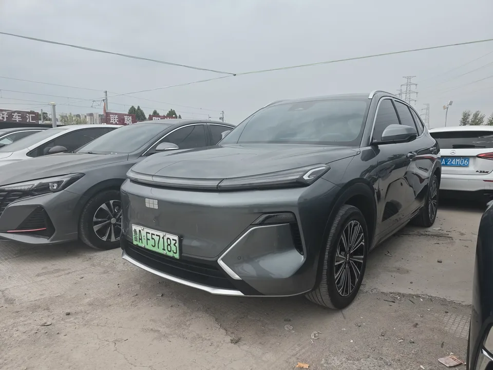 Geely Galaxy Starship 7 EM-i Galaxy Starship 7 EM-i 2025 120KM Pilot Edition 2024 — photo 1, buy with delivery to Moscow