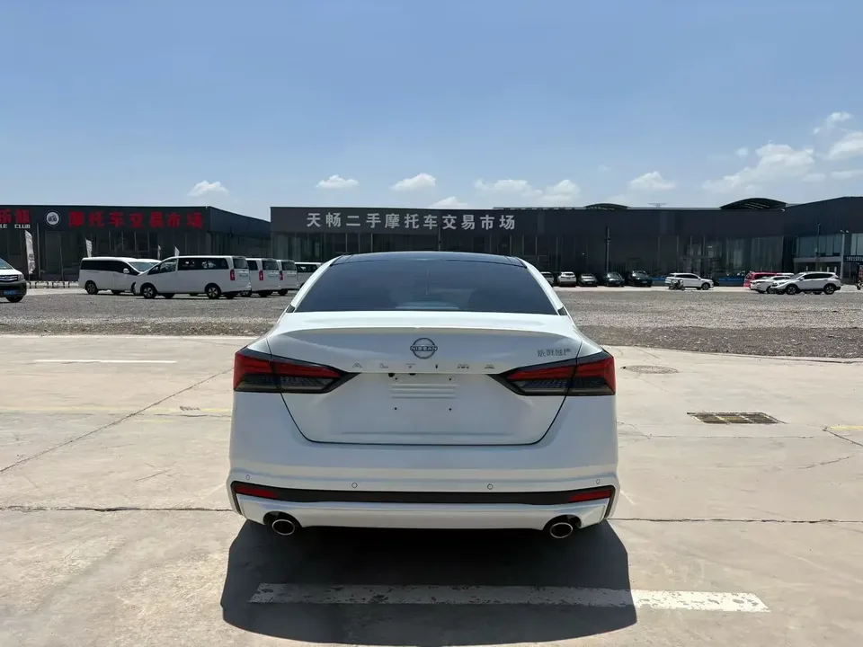 Nissan Altima Sound of nature 2022 2.0L XL-TLS Enjoy Edition 2024 — thumbnail 2