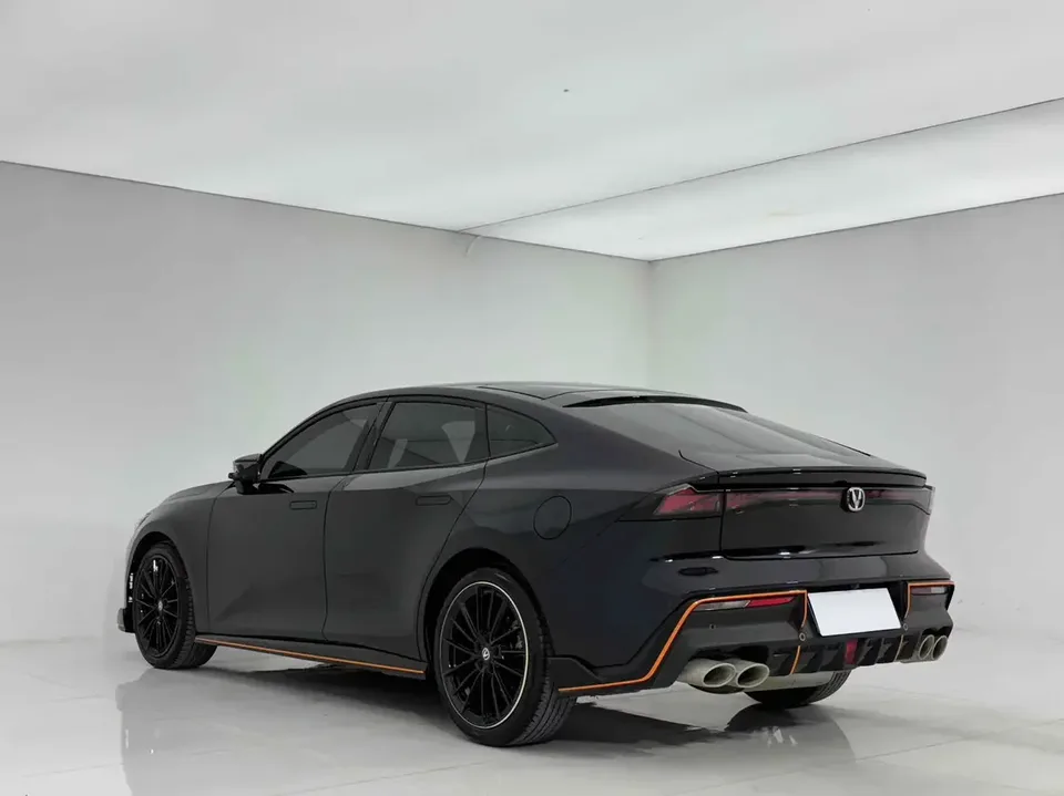 Changan UNI-V Changan UNI-V 2023 1.5T Sports Edition 2023 — thumbnail 4