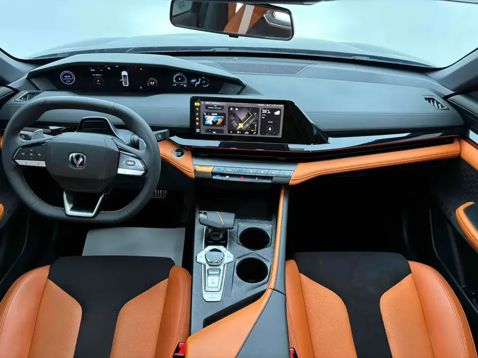 Changan UNI-V Changan UNI-V 2023 1.5T Sports Edition 2023 — thumbnail 5