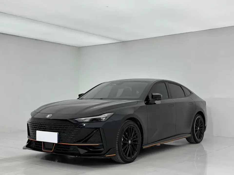 Changan UNI-V Changan UNI-V 2023 1.5T Sports Edition 2023 — photo 1, buy with delivery to Moscow