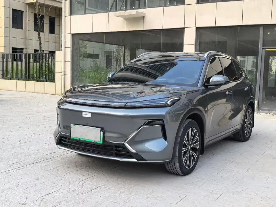 Geely Galaxy Starship 7 EM-i Galaxy Starship 7 EM-i 2025 120KM Pilot Edition 2025 — photo 1, buy with delivery to Moscow
