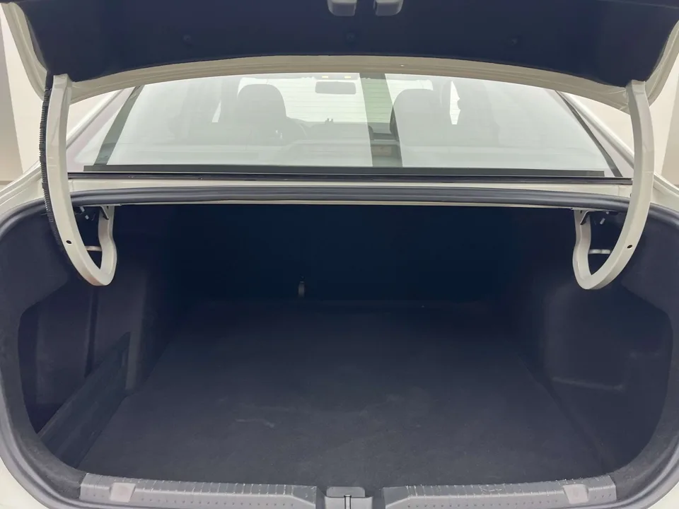 Volkswagen Bora Bora 2024 200TSI DSG Free Travel Edition 2024 — thumbnail 4