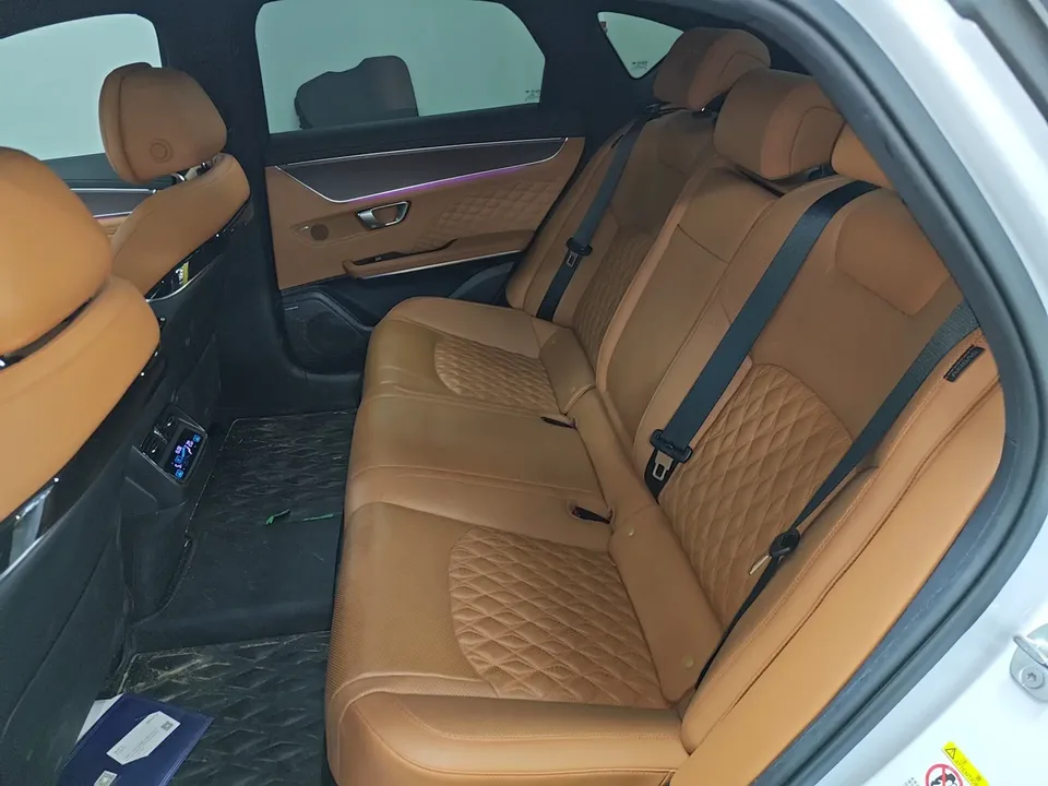 BYD Han DM Chinese DM 2022 DM-i 121KM Premium 2022 — thumbnail 3