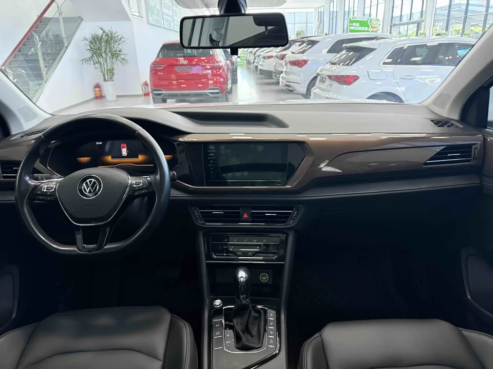 Volkswagen Tharu tuyue 2022 280TSI 2WD Comfort Edition 2022 — thumbnail 3
