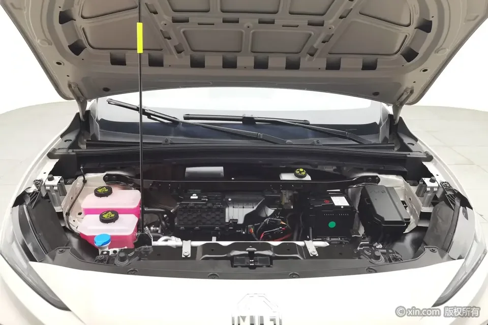 MG ES5 MG ES5 2025 525max rear-wheel drive intelligent driving version 2024 — thumbnail 2