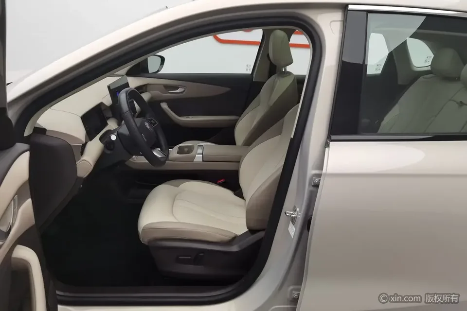 MG ES5 MG ES5 2025 525max rear-wheel drive intelligent driving version 2024 — thumbnail 5