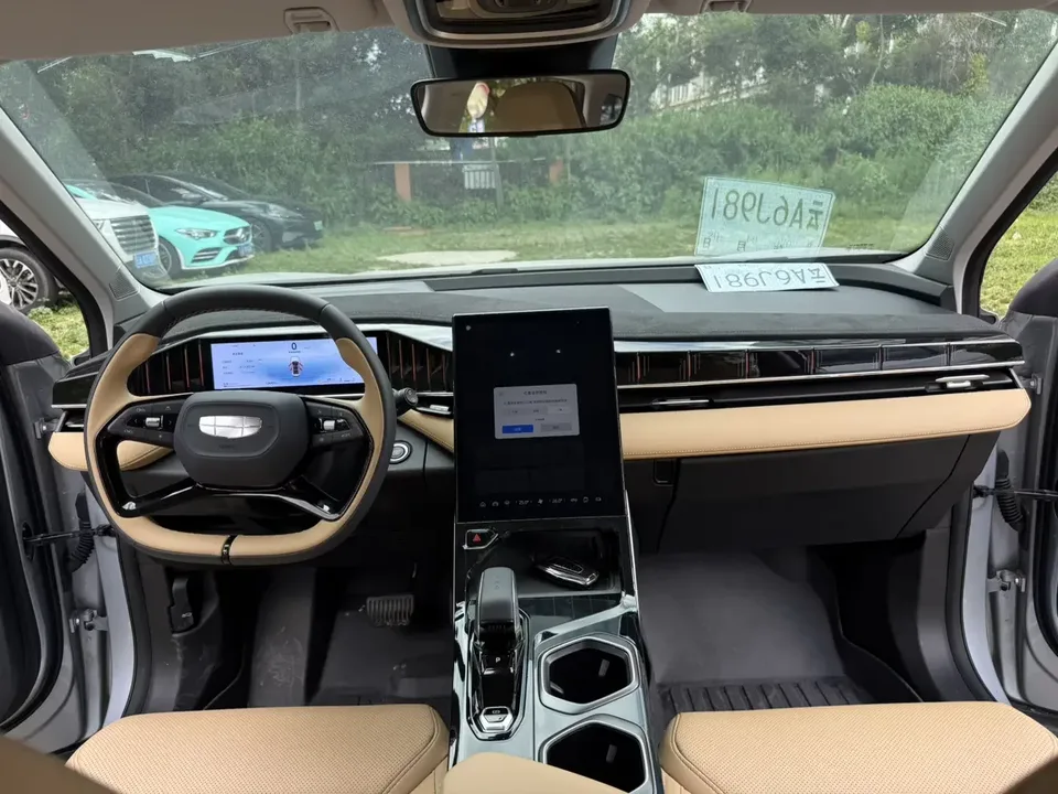Geely Atlas L Boyue L 2023 1.5TD DCT Premium 2024 — thumbnail 3