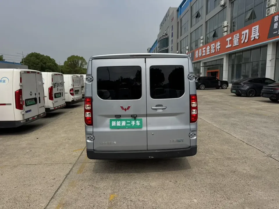Wuling Yangguang Wuling Yangguang 2024 300km Comfortable Bus Version 75kW 2025 — thumbnail 2