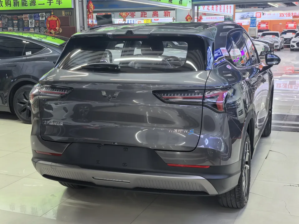 Wuling Starlight S PHEV Wuling Starlight S PHEV 2025 130km Pilot 2026 — thumbnail 3