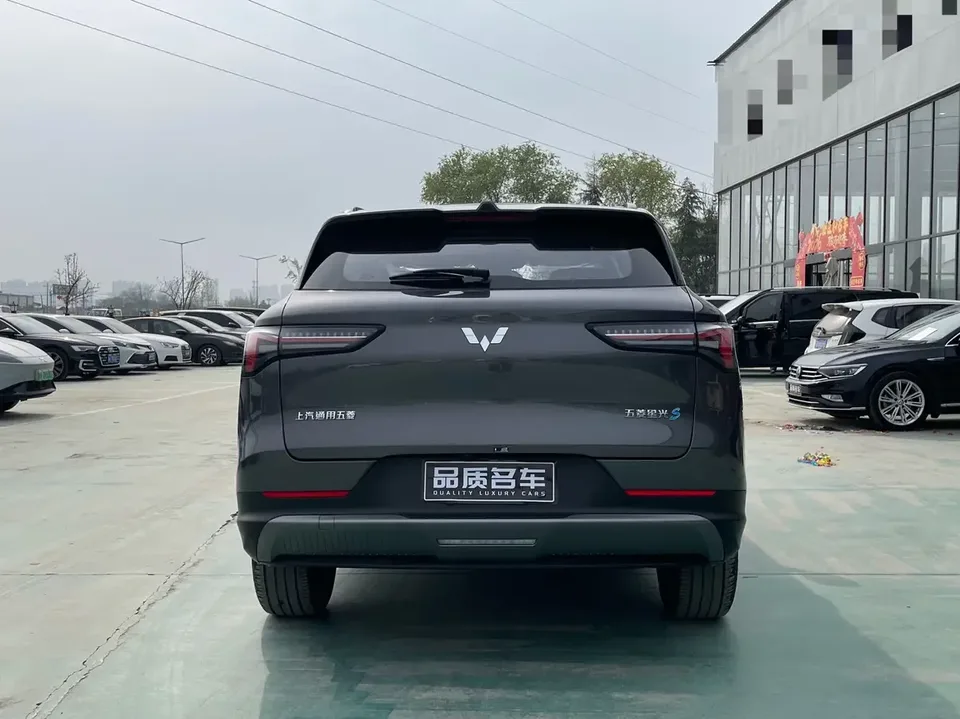 Wuling Starlight S PHEV Wuling Starlight S PHEV 2025 130km Pilot 2026 — thumbnail 5