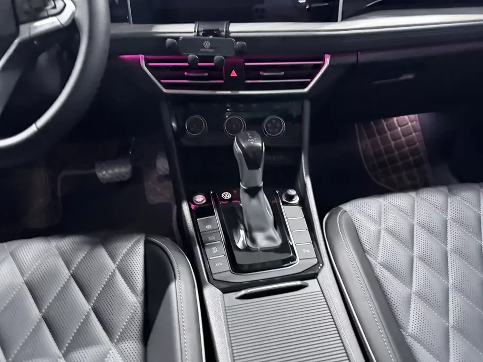Volkswagen Sagitar Sagitar 2024 300TSI DSG Flying Edition 2024 — thumbnail 5