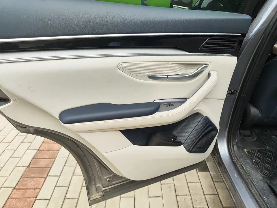 BYD Song PLUS DM Song PLUS DM 2023 DM-i Champion Edition 110KM Flagship PLUS 2023 — миниатюра 5