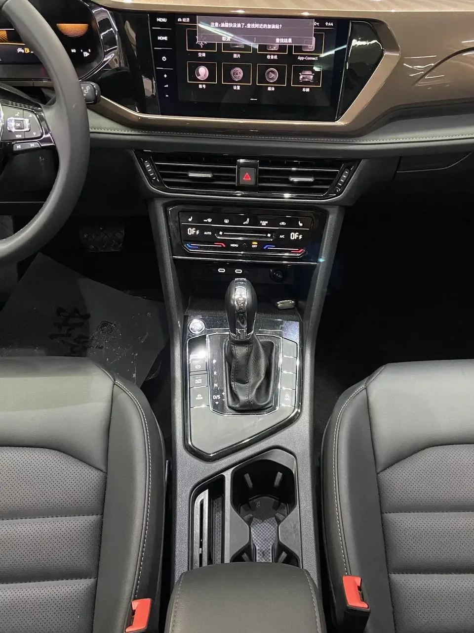 Volkswagen Tharu tuyue 2022 280TSI 2WD Deluxe Edition 2022 — thumbnail 4