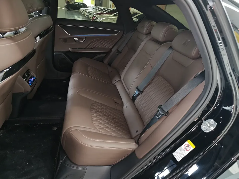 BYD Han DM Chinese DM 2023 DM-i Champion Edition 121KM Premium 2023 — thumbnail 3