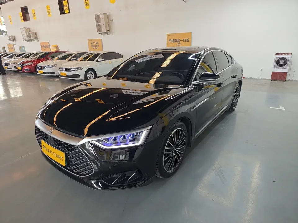 BYD Han DM Chinese DM 2023 DM-i Champion Edition 121KM Premium 2023 — photo 1, buy with delivery to Moscow